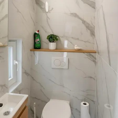 Ferienhaus Maison Cosy Avec Terrasse Et Jardin - Aeroport Gare Charleroi