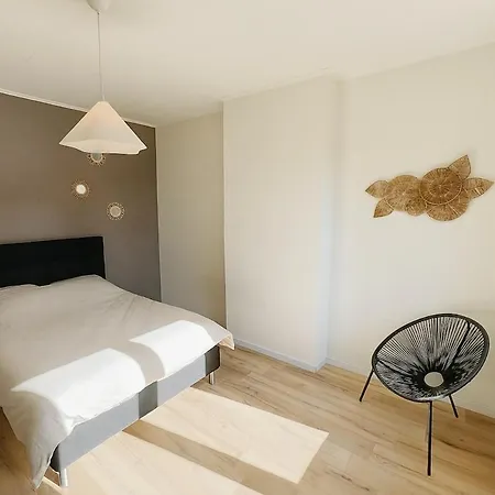 Сasa de vacaciones Maison Cosy Avec Terrasse Et Jardin - Aéroport Gare Charleroi
