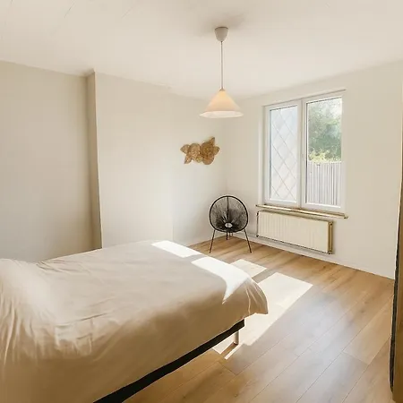 Vakantiehuis Maison Cosy Avec Terrasse Et Jardin - Aeroport Gare Charleroi