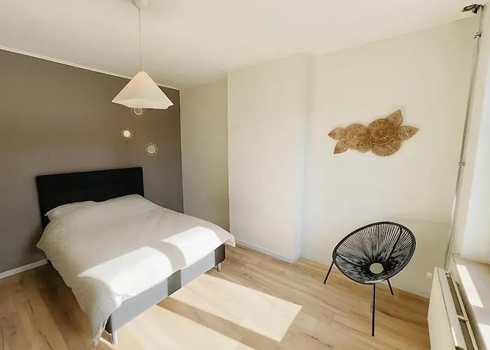 Сasa de vacaciones Maison Cosy Avec Terrasse Et Jardin - Aéroport Gare Charleroi