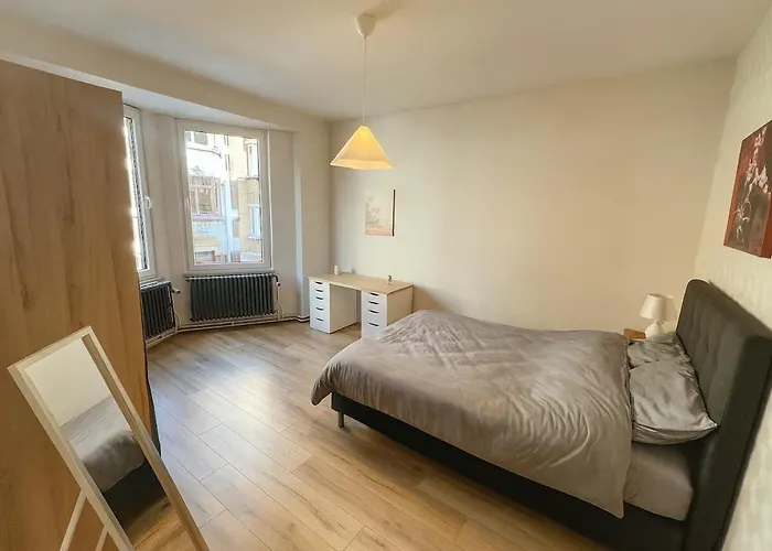 Maison Cosy Avec Terrasse Et Jardin - Aeroport Gare Charleroi